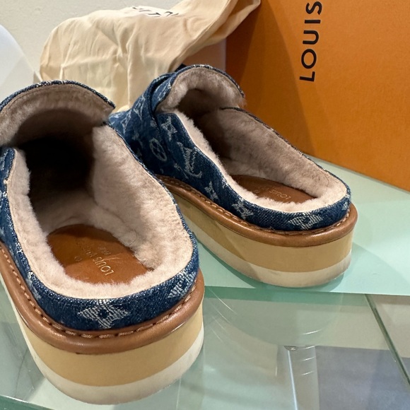 Men’s Authentic LV Mules/slip on size 8. A rare find. - Picture 6 of 8